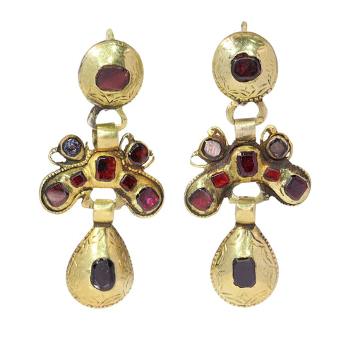 Boucles d'oreilles Boucles d'oreilles baroques ibériques, vers 1750 – Rares survivantes en or 18 carats avec grenats 58 Facettes 25115-0315