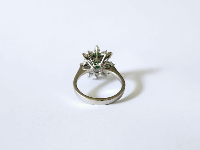 Bague pompadour or blanc, émeraude et diamants