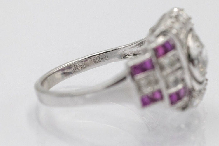 Bague Art Déco géométrique en or blanc 14k avec diamants et rubis