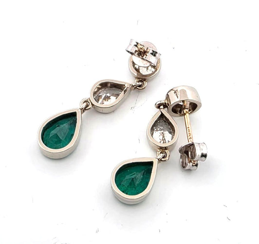 Boucles d'oreilles Boucles d'oreilles en or jaune et blanc serties de diamants et d'émeraudes 58 Facettes