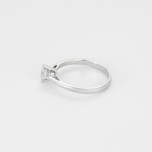 Bague 52,5 Bague Solitaire en or blanc et diamants 58 Facettes REU0870X3