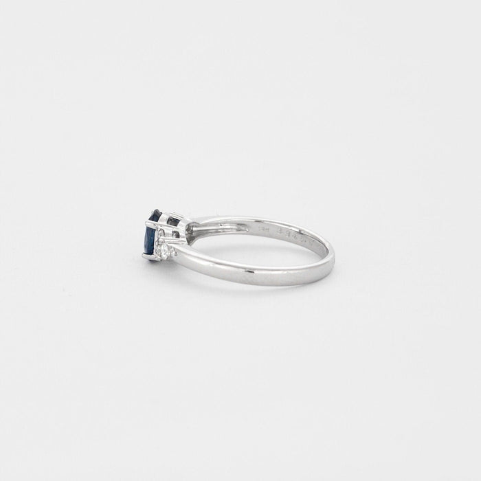 Bague Bague or blanc avec saphir bleu et diamants 58 Facettes