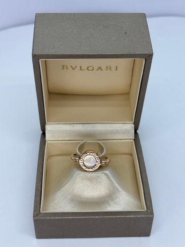 Bague 52 Bague Bulgari Réversible or rose onyx et nacre 58 Facettes 1069