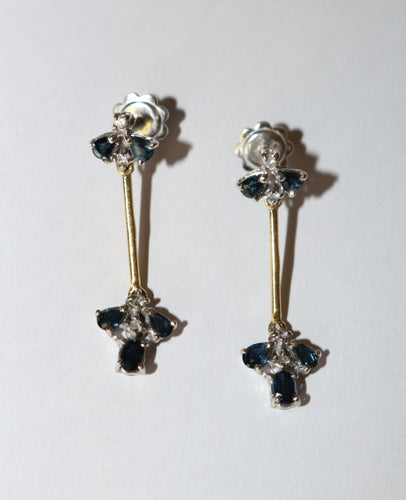 Boucles d'oreilles Paire de pendants d'oreilles 2 ors jaune, blanc avec saphirs et brillants 58 Facettes 586