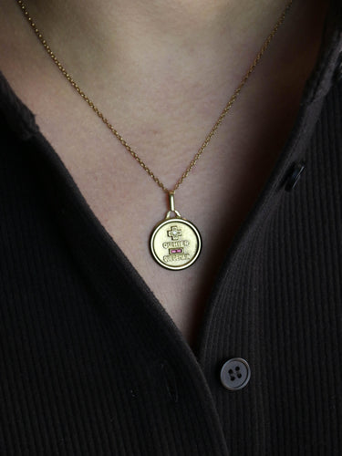 Pendentif Medaille amour Augis ronde Plus hier Moins demain or jaune rubis diamants 58 Facettes 1202.2