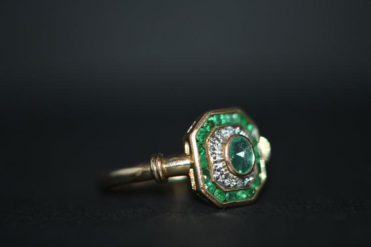 Bague 53 Gold Emerald And Diamond Ring 58 Facettes