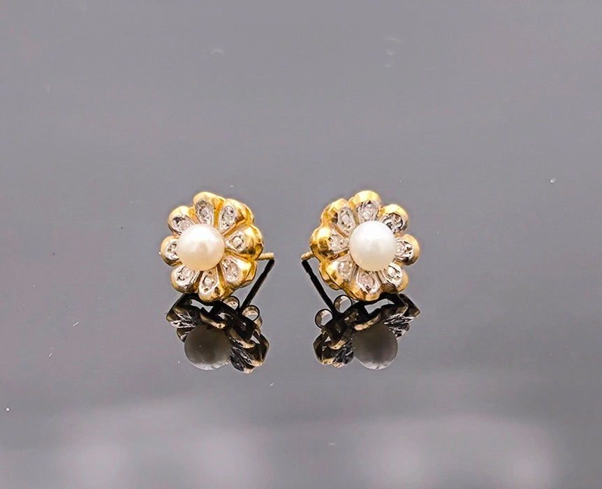 Boucles d'oreilles Paire de boucles d'oreilles en or avec perle et diamant 58 Facettes