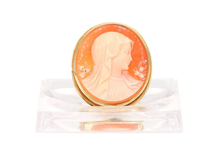 Broche Broche en or jaune sertie d'un camée coquillage 58 Facettes B570