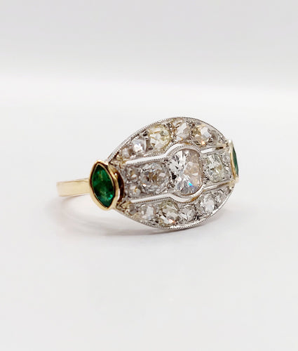 Bague 54.5 Bague marquise inversée Art déco en or 18k et platine, diamants et émeraudes 58 Facettes A06453
