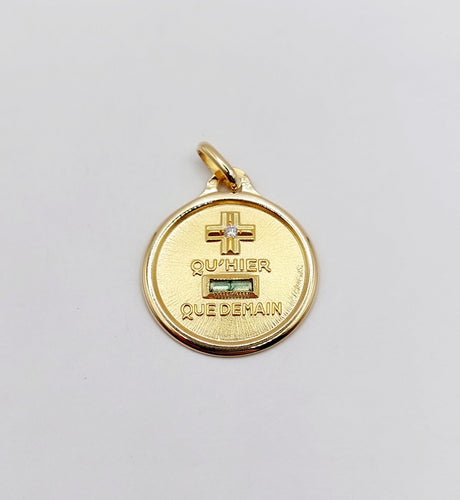 Pendentif AUGIS - Pendentif médaille d'amour or "+ qu'hier - que demain" - L'Essentielle verte 58 Facettes J10719X000