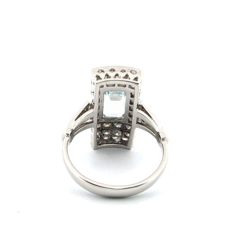 Bague 56 Bague en or blanc 18 carats avec aigue-marine et diamants 58 Facettes