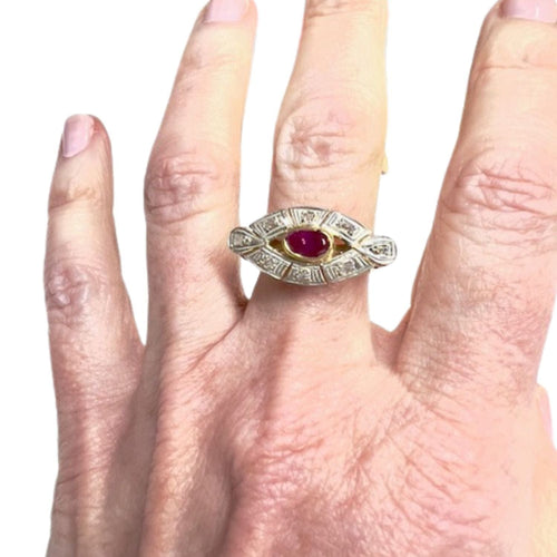 Bague 52 Bague design Art Déco en or 18 kt avec diamants et rubis synthétique 58 Facettes Q37B