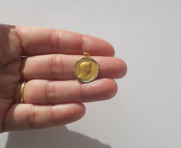 Augis - Médaille pendentif Vierge et Bernadette vintage en or jaune 18 carats 58 Facettes