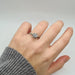 Bague 58 Bague or blanc sertie d'un diamant 58 Facettes