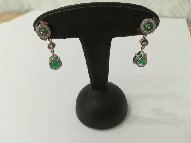 Boucles d'oreilles Boucles d'Oreilles or blanc, Emeraudes Diamants 58 Facettes