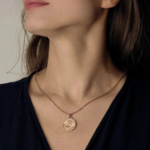 Pendentif AUGIS - Médaille sentimentale en or jaune 58 Facettes SEN2446