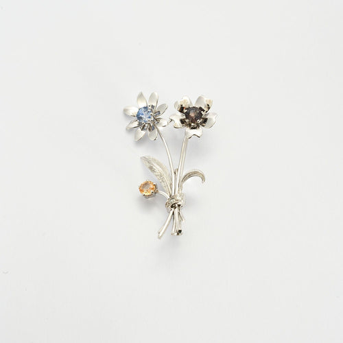 Broche Broche Bouquet ornée de diamants, saphir et saphirs de couleurs 58 Facettes