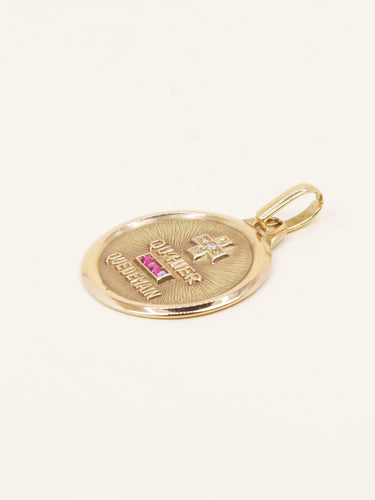 Pendentif Medaille amour Augis ronde Plus hier Moins demain or jaune rubis diamants 58 Facettes 1202.2