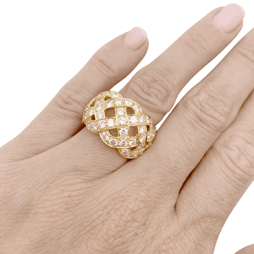 Bague 54 Bague Van Cleef & Arpels, « Tresse », or jaune 750/000, diamants. 58 Facettes 34702