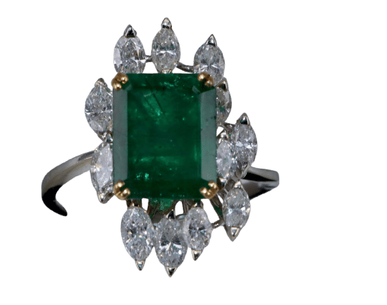 Bague 53.5 Bague en or blanc avec émeraude et diamant marquise 58 Facettes BA-149