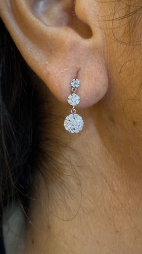 Boucles d'oreilles Boucles d’oreilles pendantes en or blanc et diamants 58 Facettes