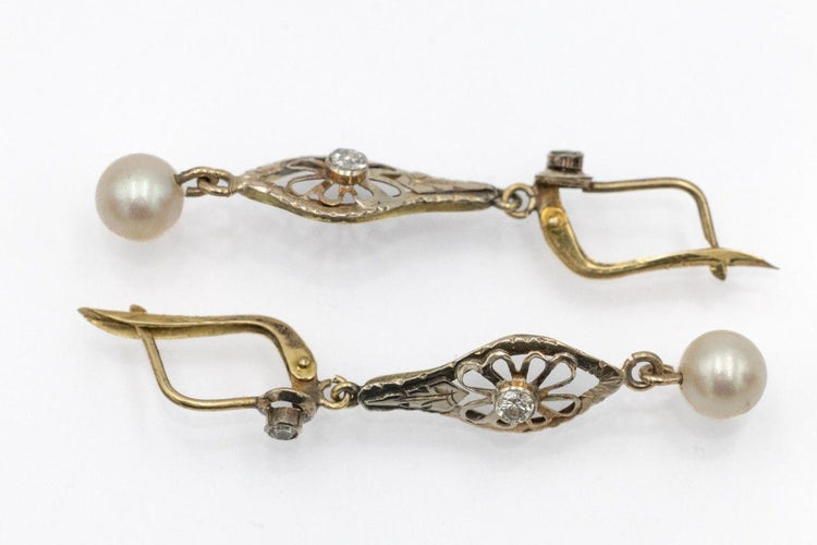 Boucles d'oreilles Boucles d’oreilles pendantes vintage en or jaune et or blanc, perles et diamants 58 Facettes 11706