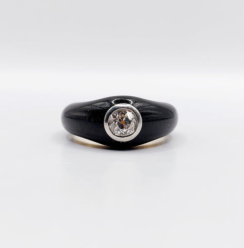 Bague jonc or jaune, émail noir et diamant taille ancienne 0,45 carats (circa 1920)