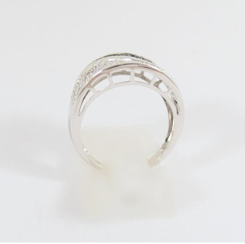 Bague bandeau en or gris, diamants noirs et blancs 58 Facettes