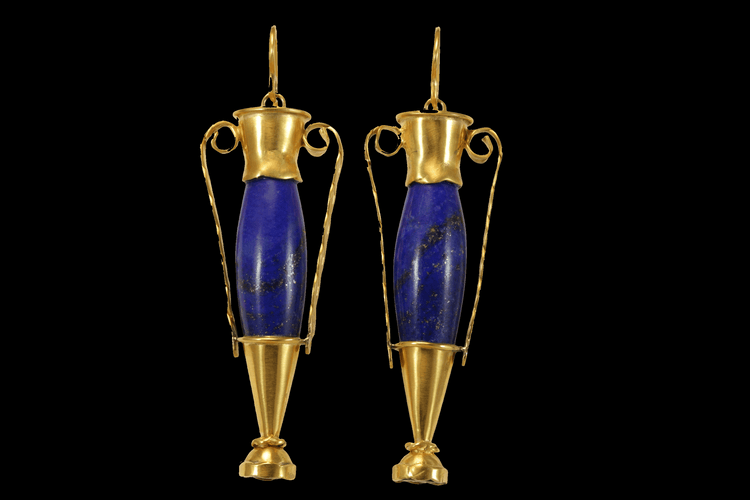 Boucles d'oreilles Boucles d'oreilles amphores antiques en or jaune et lapis-lazuli Castellani 58 Facettes 7684