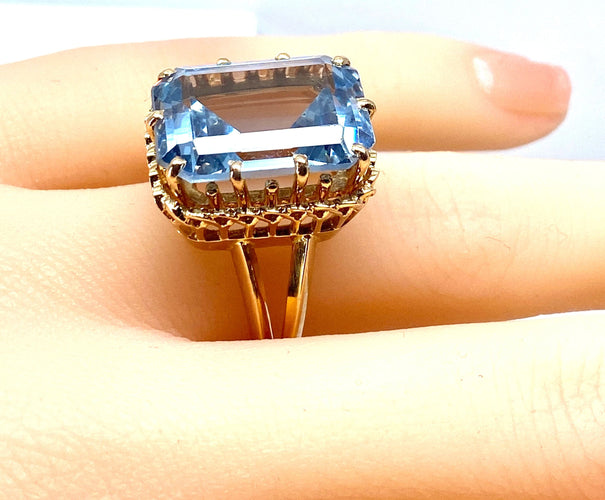 Bague 52 Bague en or jaune 18 carats avec aigue-marine 13 carats 58 Facettes AB667