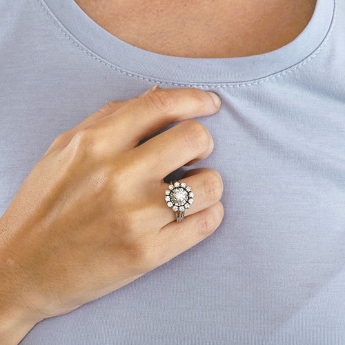 Bague 56 Bague marguerite diamants en or et platine 58 Facettes