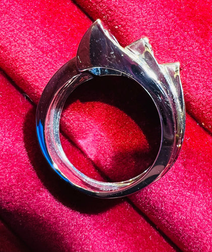 Bague 55 Bague or gris saphirs calibrés, pavage de diamants 58 Facettes 7837 A