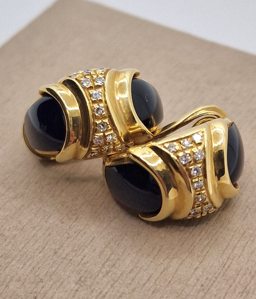Vintage yellow gold, onyx and diamond earring clips from the 1980s 58 Facettes