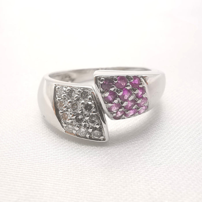 Bague 54 Bague en or diamants & saphirs 58 Facettes