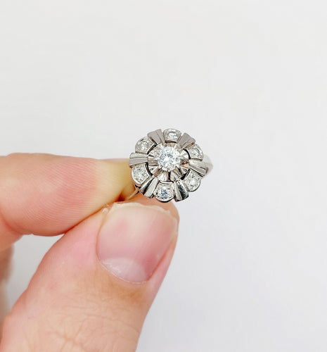 Bague fleur art deco or blanc 18k et 0,50 carats de diamants