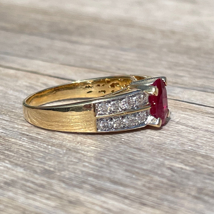 Bague 59 Bague or jaune rubis diamants 58 Facettes