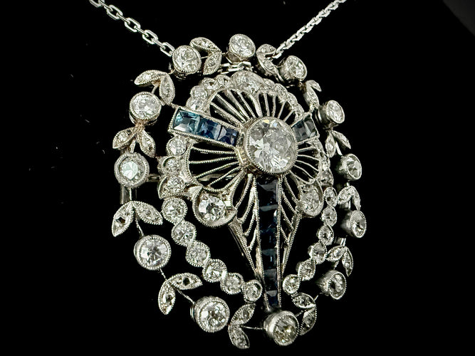 Broche/Pendentif Art Déco en platine serti de 2,80 carats de diamants et saphirs