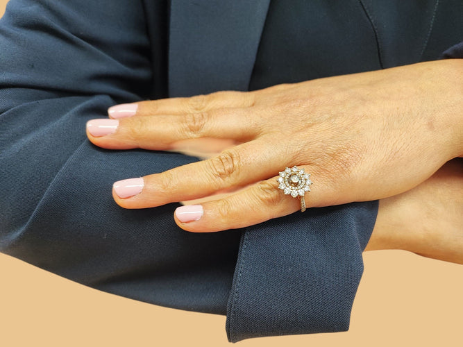 Bague 51 GEMMYO - Bague marguerite or rose, diamant Chocolat et diamants incolores 58 Facettes GYO.1722/2