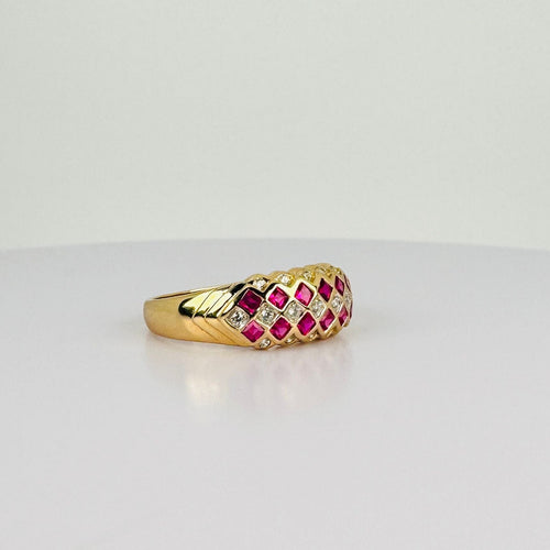 Bague 57.5 Bague en or jaune ornée de rubis et de diamants à facettes carrées 58 Facettes 2511004