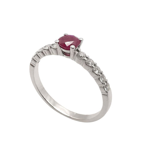 Bague 55 Bague en or blanc, rubis & diamants 58 Facettes