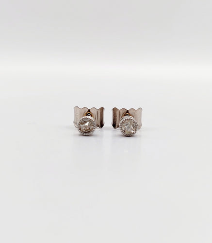 Boucles d'oreilles Puces d'oreilles diamants taille ancienne en or blanc 18k et platine 58 Facettes A04402