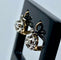 Boucles d'oreilles Boucles d’oreilles en or 18 carats et diamants. Vers 1900 58 Facettes AB334