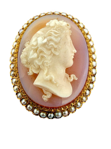 Broche Broche camée ancienne en or 18k et demi-perles – XIXᵉ siècle 58 Facettes