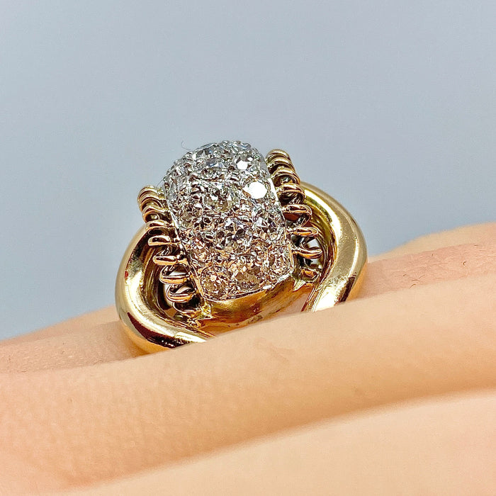 Bague Importante bague or jaune sertie de 33 diamants, vers 1960 58 Facettes AB391