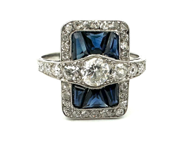Bague Art-Déco en platine, saphirs calibrés et diamants