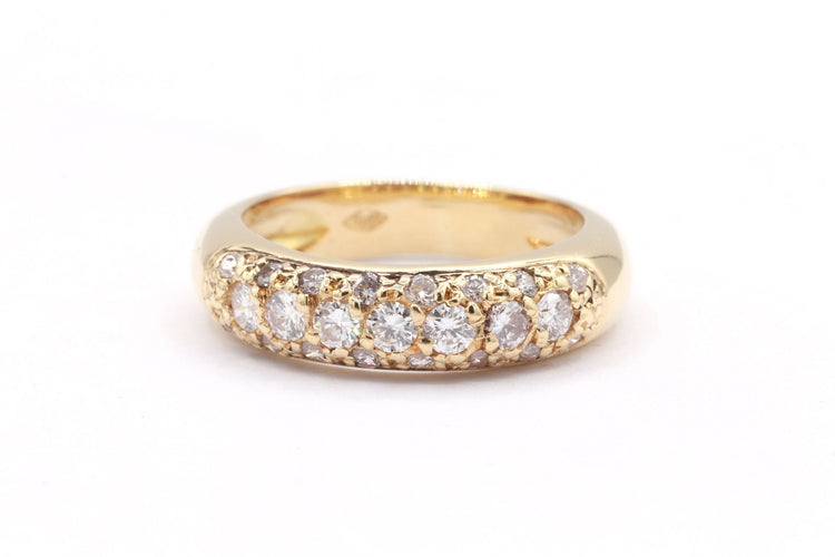 Bague 49 Alliance demi-américaine contemporaine en or jaune sertie de diamants 58 Facettes 19451