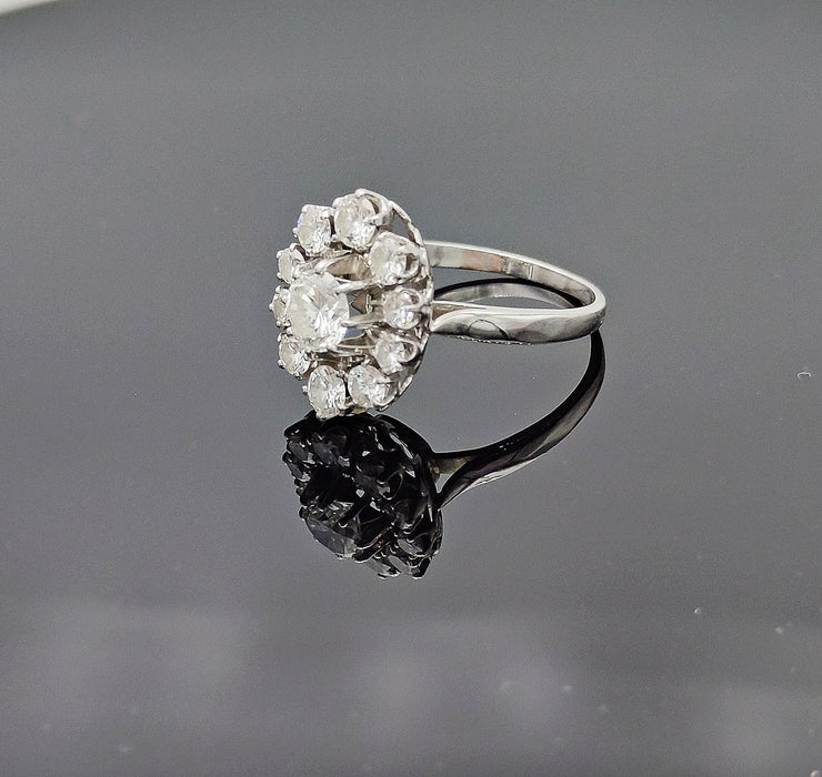 Bague 56 Bague marguerite en or blanc avec diamants 58 Facettes