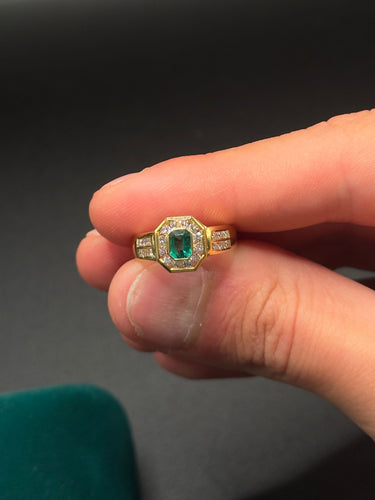 Bague 53 Bague Mirco Visconti des années 1980 en or jaune avec émeraude et diamants 58 Facettes