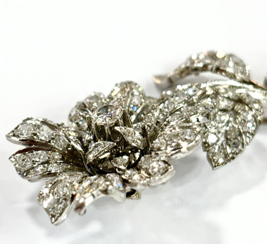 Broche Broche florale rétro en or blanc et diamants – années 40 58 Facettes E31