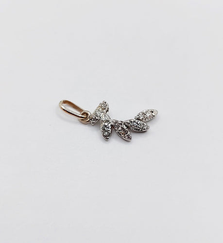 Pendentif Pendentif vintage or blanc branche fleurie et diamants 58 Facettes A06324